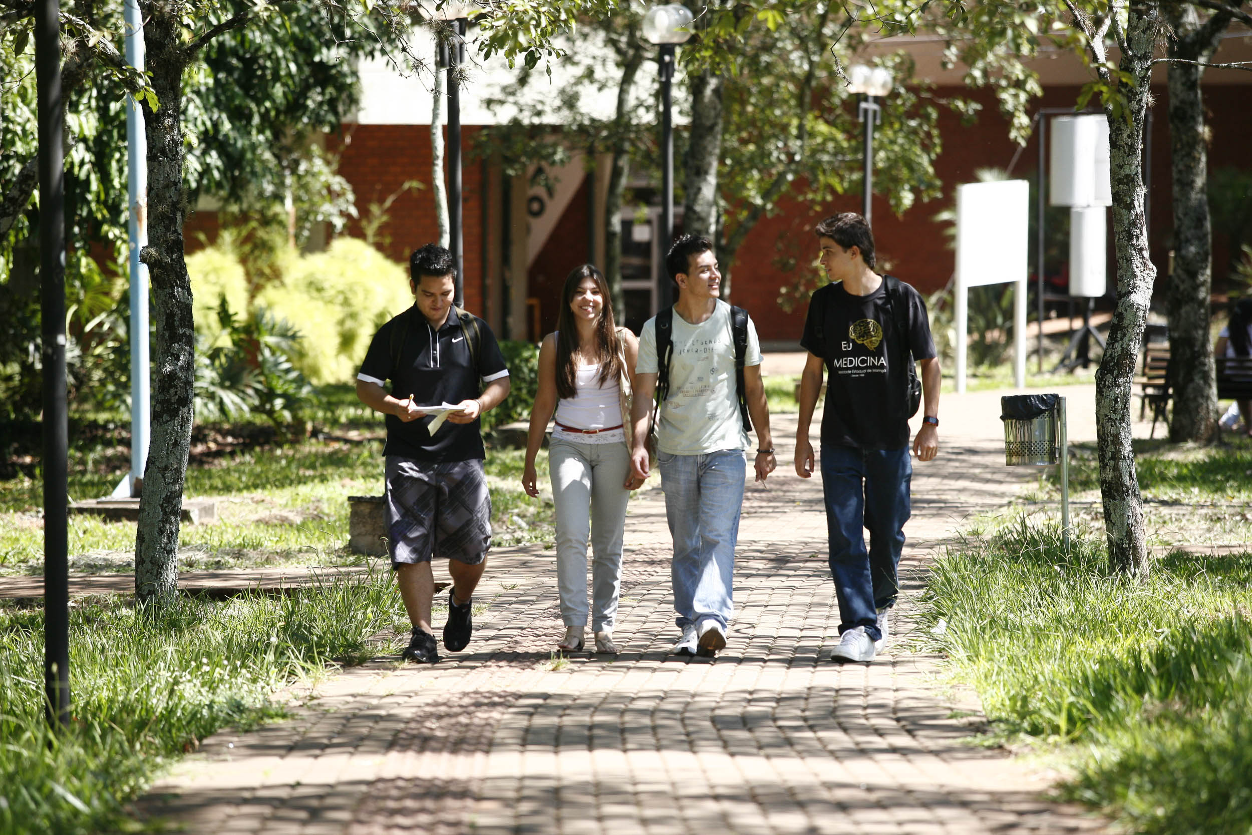 Alunos Passarelas Sala de Aula 120
