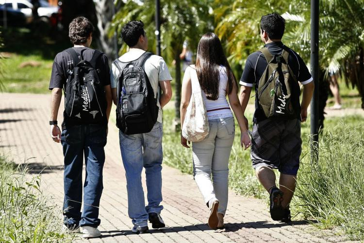estudantes-universidadesestaduais-1