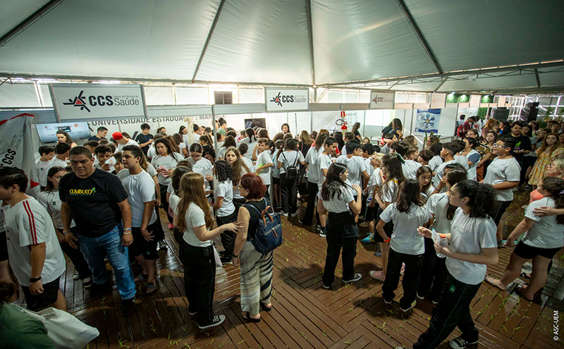 pavilhao-cientifico-reune-milhares-de-visitantes-e-abre-parana-faz-ciencia-na-uem